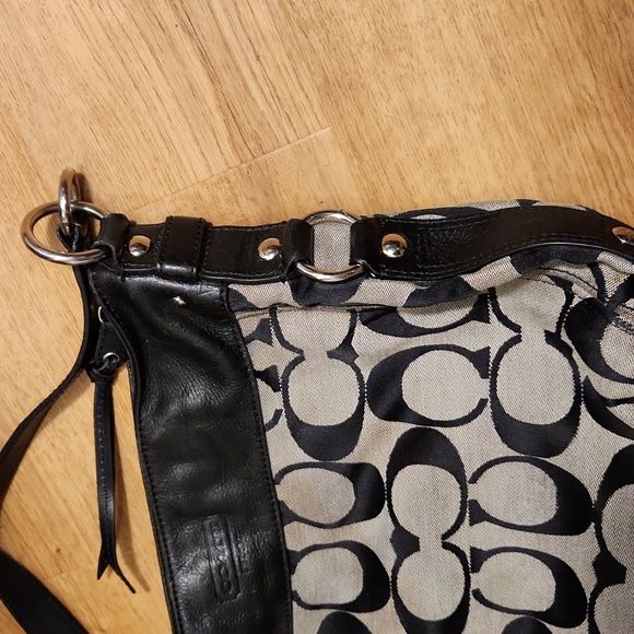 Coach C Signature 11 X 14 Black Zoe Hobo Shoulderbag F14709 - Picture 4 of 14